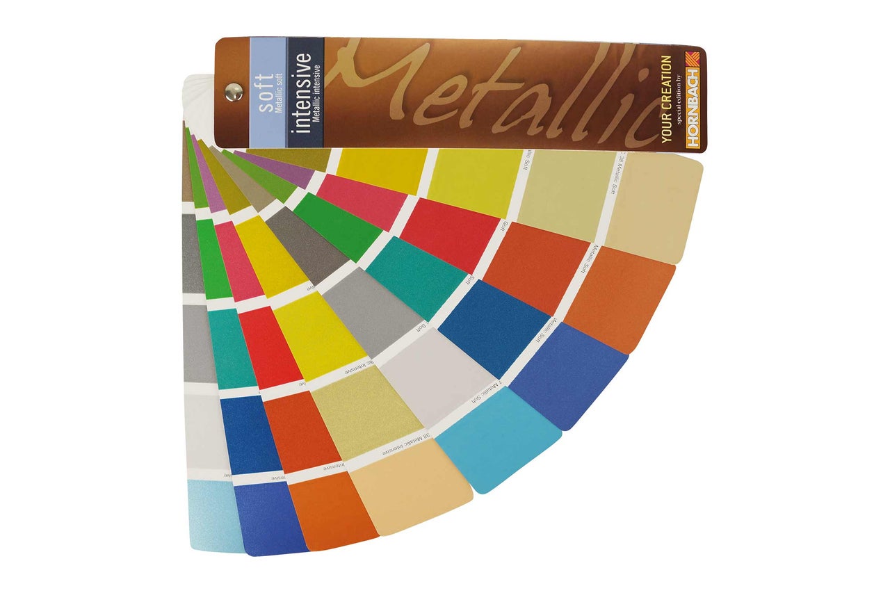 Kleurenwaaier met diverse kleurmonsters voor Metallic Soft en Metallic Intensive kleuren