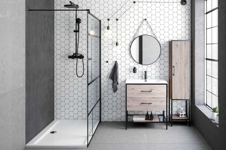 Moderne badkamer met douche, wastafel, spiegelkast en zeshoekige wandtegels