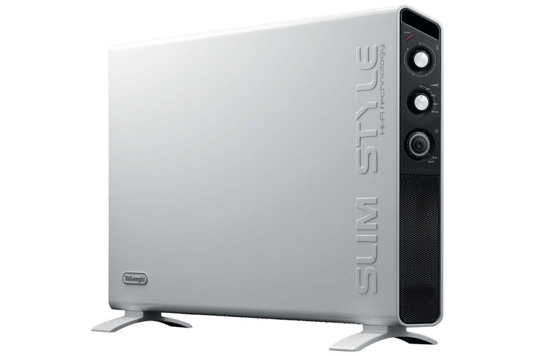 Witte elektrische convectorradiator met bedieningspaneel en DeLonghi-logo