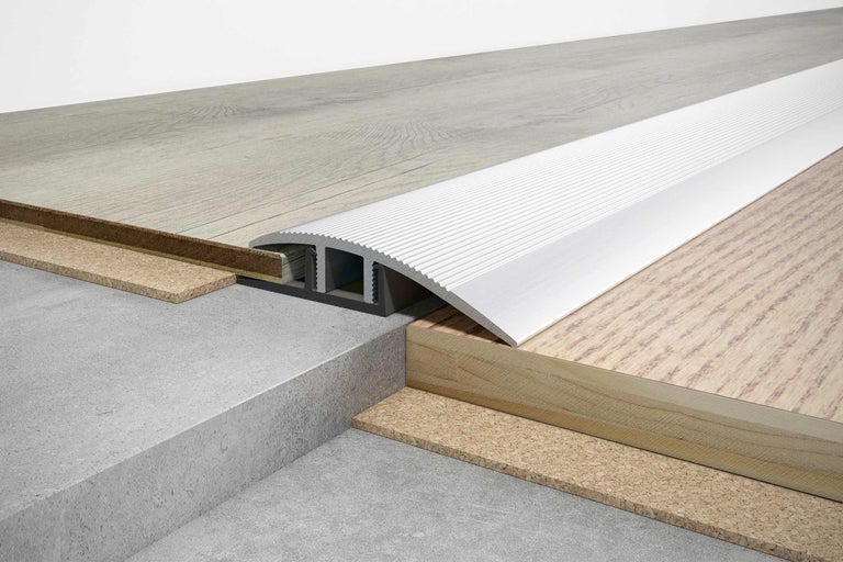 Overgangsprofiel tussen twee verschillende vloerbedekkingen