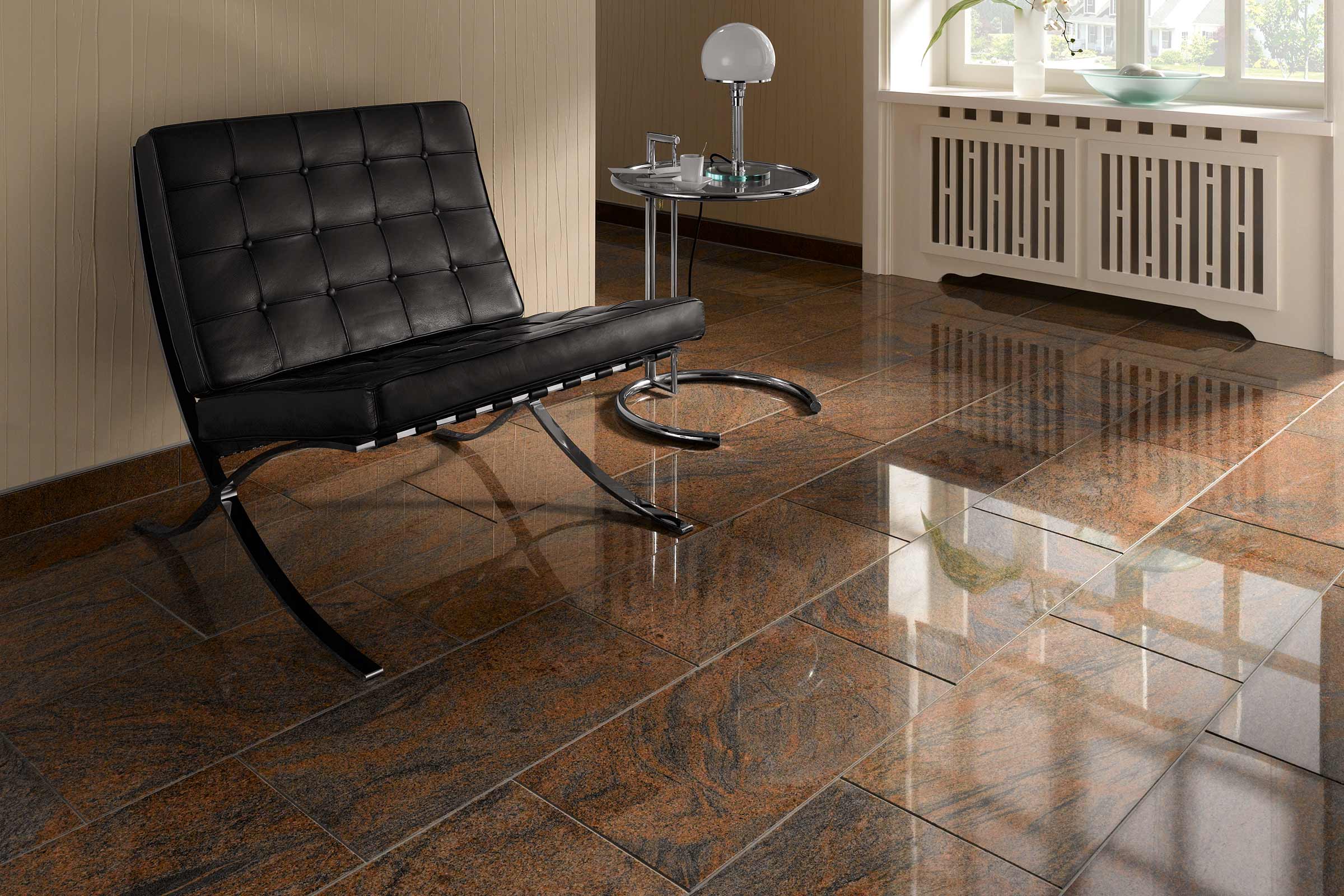 Interieur met vloertegels, fauteuil en bijzettafel
