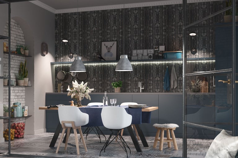 Lichte eetkamer met eettafel, stoelen en decoratieve elementen in een modern design