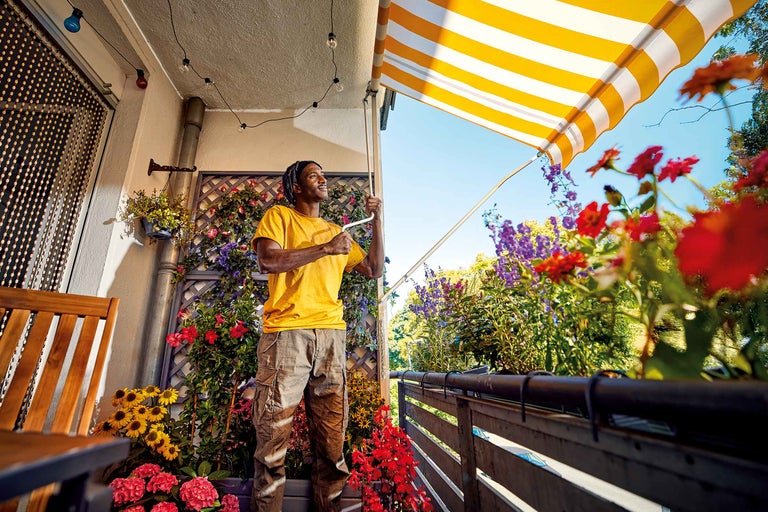 Zonwering op balkon monteren