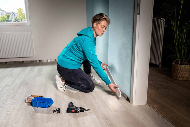 Plinten monteren