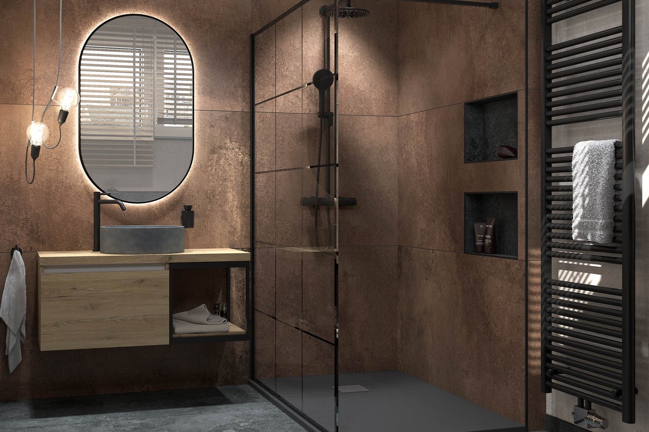 Moderne badkamer met douche, wastafel, spiegel en handdoekradiator.