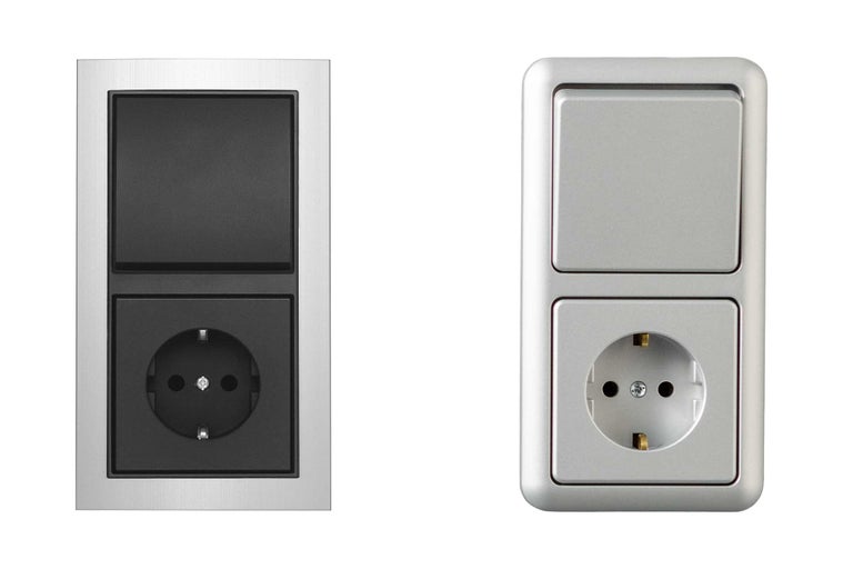 Twee schakelaarstopcontactcombinaties met een schakelaar en een stopcontact