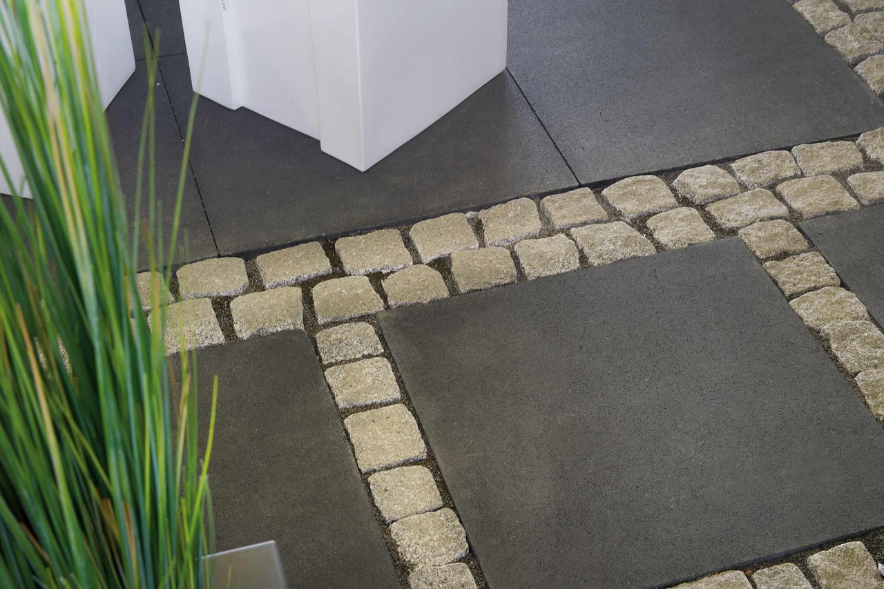 Terras met bestrating en decoratieve bestrating