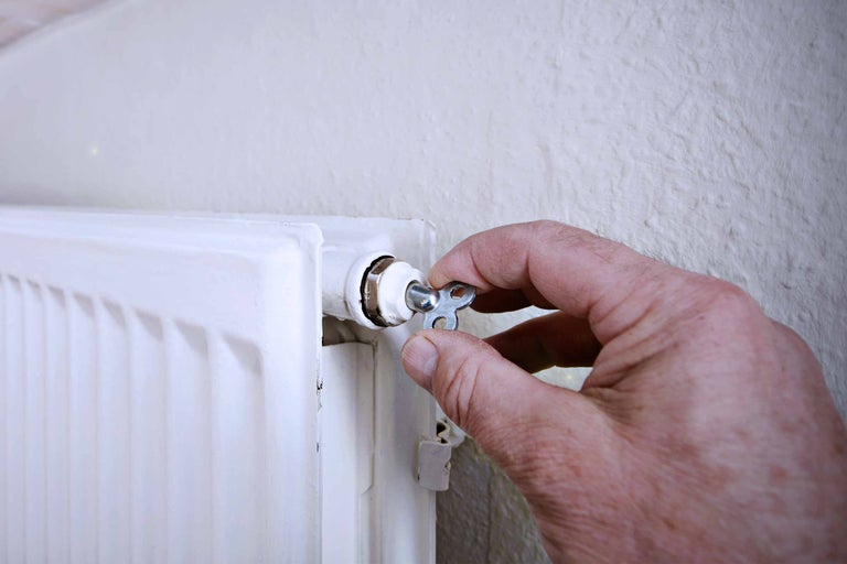 Hand bedient ontluchtingssleutel op radiator