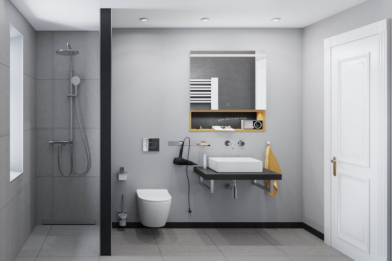 Moderne badkamer met douche, toilet, wastafel en spiegel