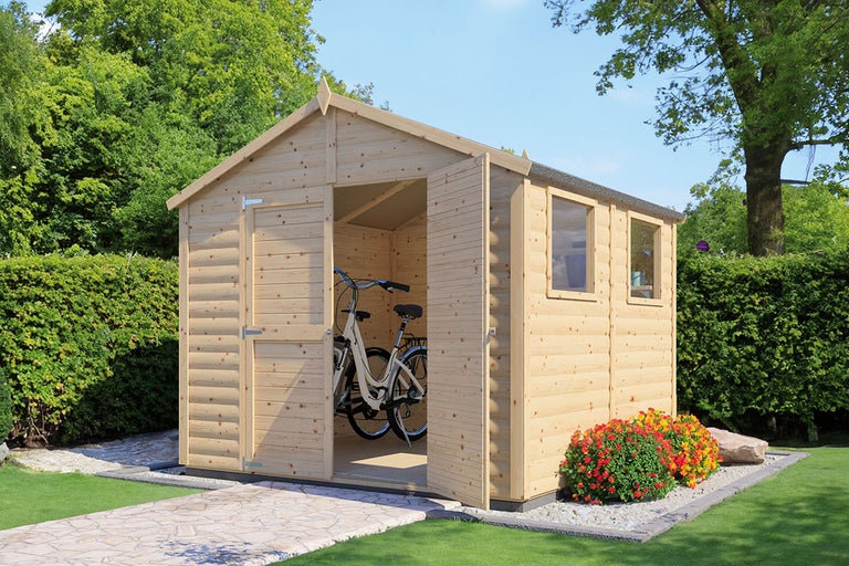 Houten tuinhuis met open deuren en een fiets binnenin