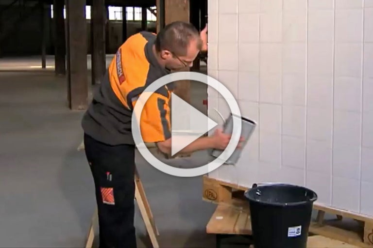 Video over het plaatsen van wandtegels