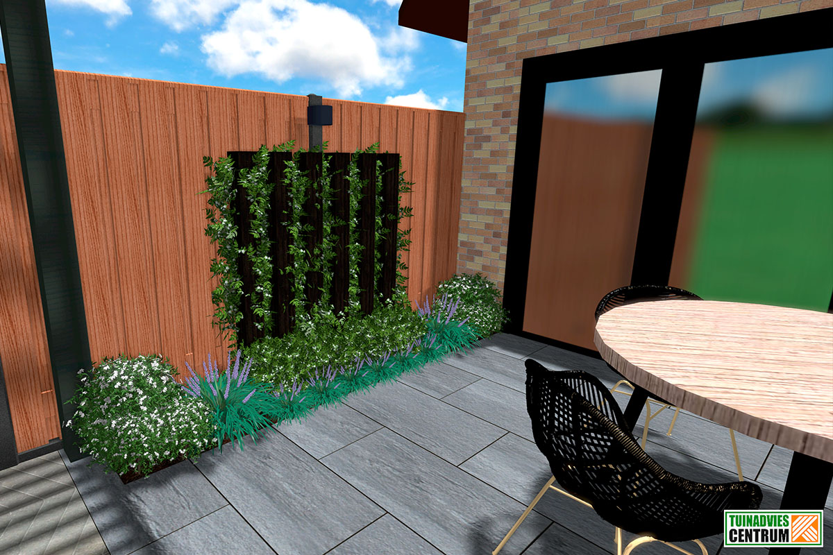 Terras met houten schutting, planten en tafel met stoel