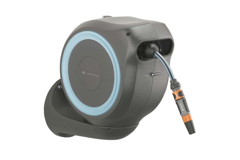 Gardena wandslangenbox met tuinslang en spuitpistool