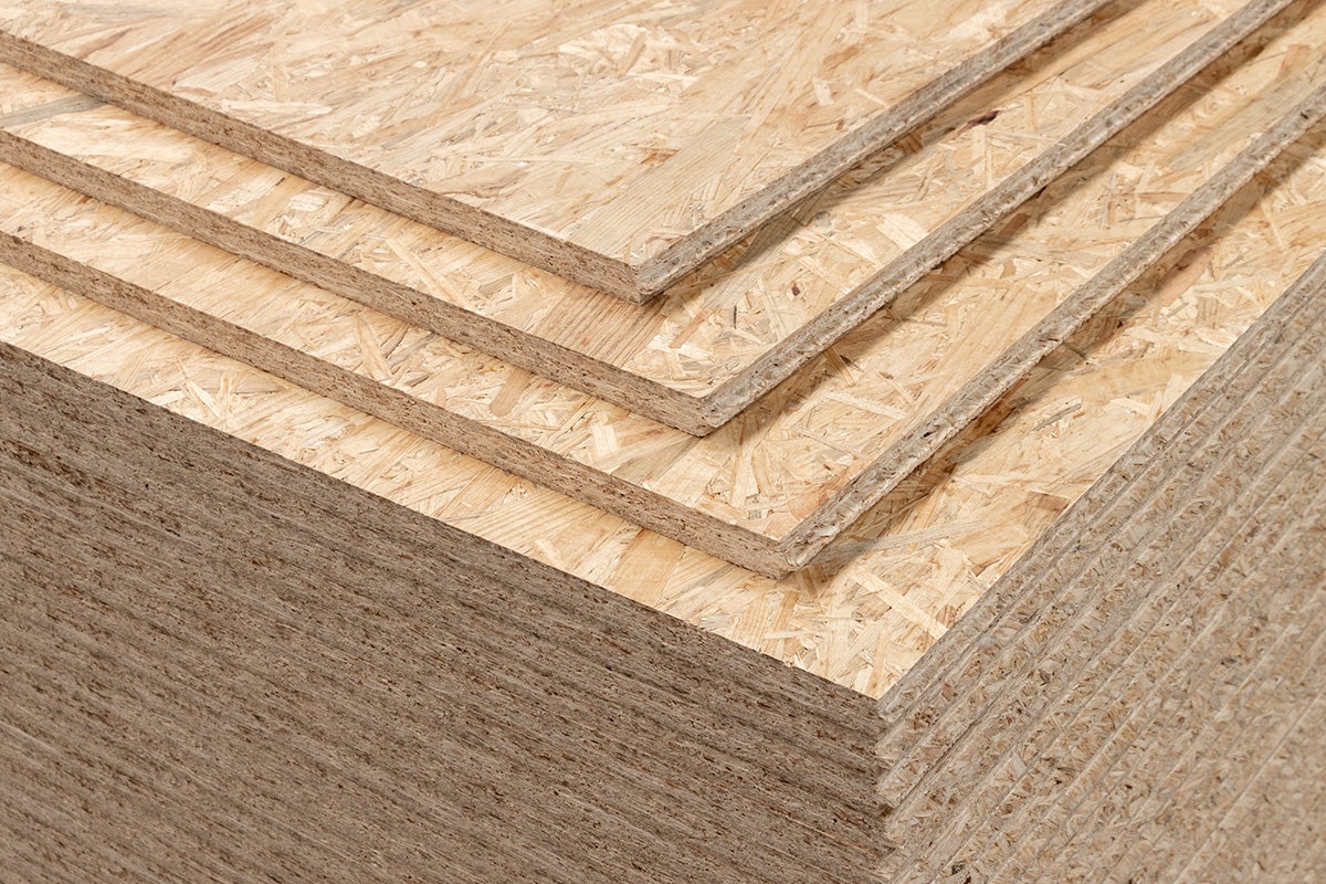 Stapel OSB-platen voor interieurbouw