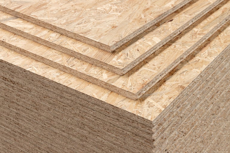 Stapel OSB-platen voor interieurbouw