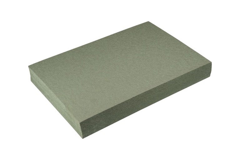 Stapel grijze HDF-platen