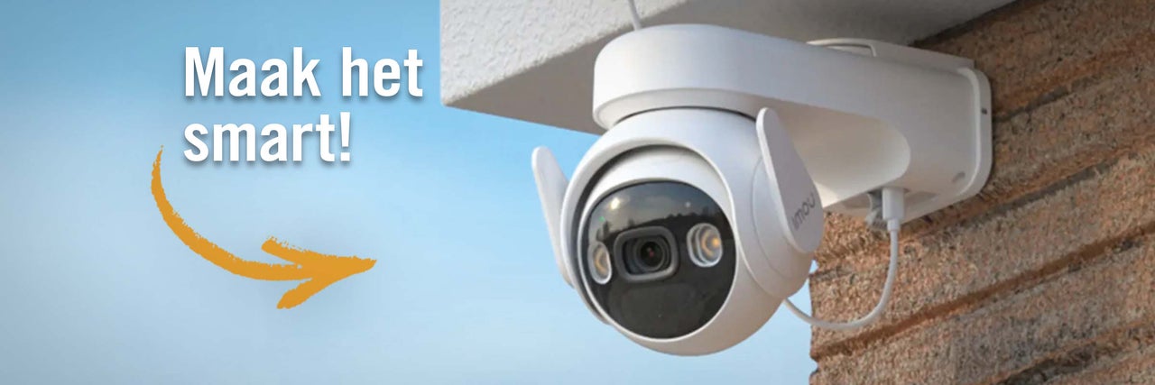 Aan een bakstenen muur gemonteerde Imou smart home beveiligingscamera met de tekst Maak het smart.