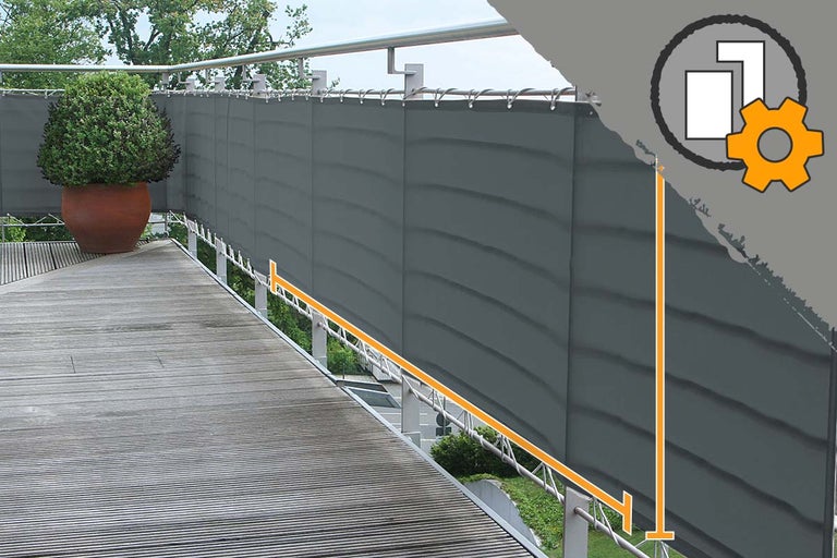Privacy scherm op een balkon met plant