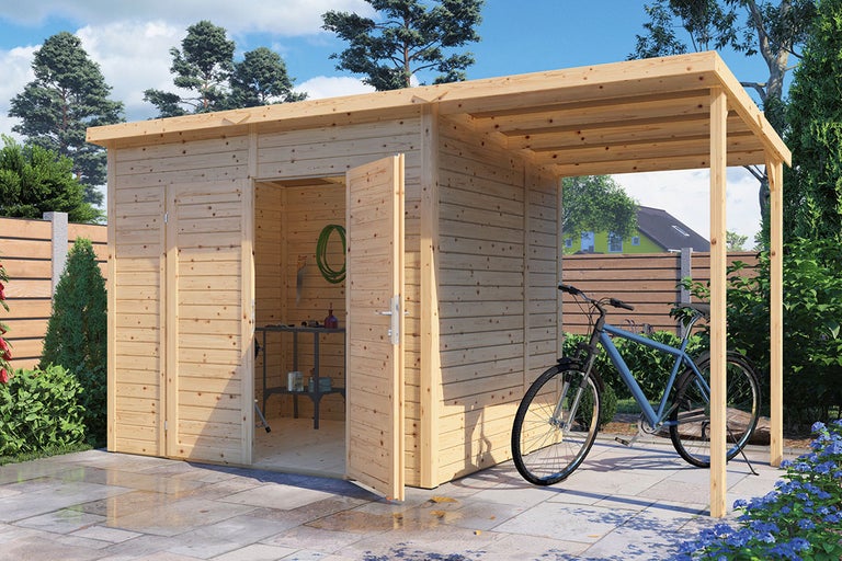 Houten tuinhuis met aanbouw en open deuren, inclusief fiets