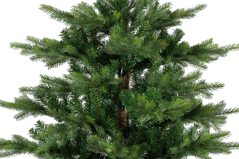 Detailopname van een kunstmatige kerstboom met groene naalden