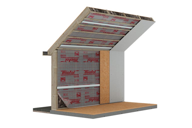 Doorsnede van een dak- en wandconstructie met isolatiemateriaal en hout