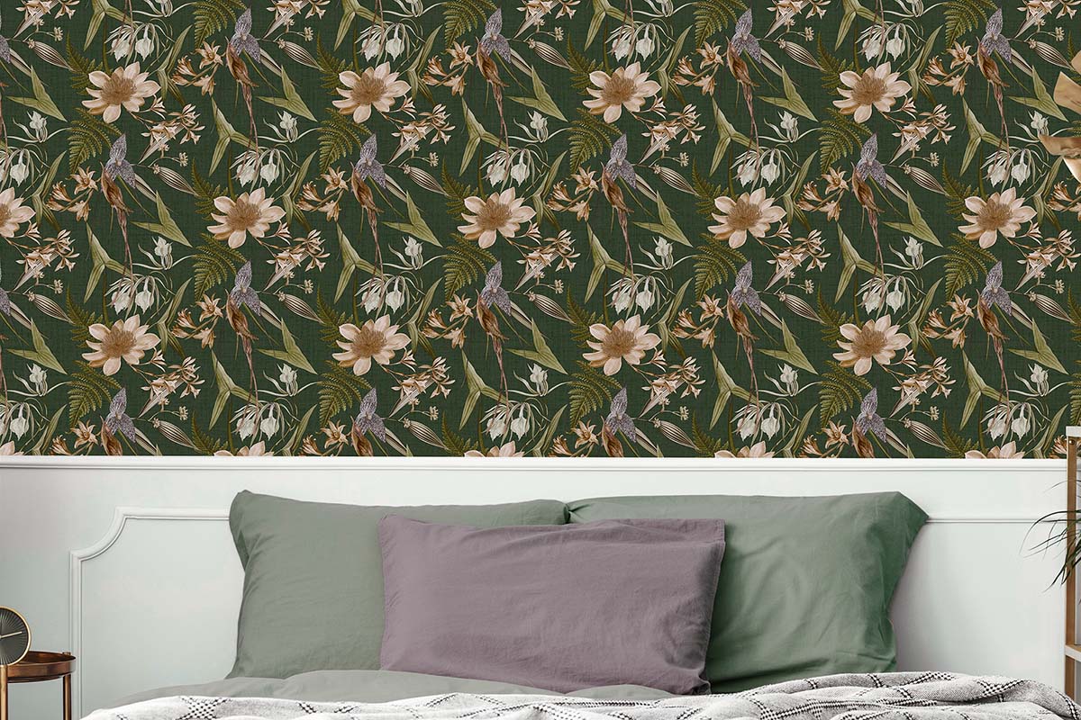 Kamer met bloemenbehang met bloemen- en vogelmotieven