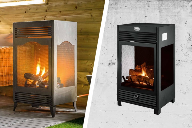 Twee gaskachels met metalen veiligheidsrooster en imitatie houtblokken