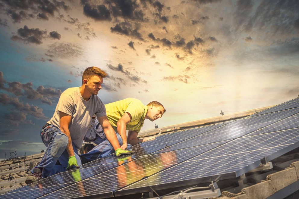 Stroom opwekken met zonnepanelen . HORNBACH Stroom opwekken met zonnepanelen . HORNBACH