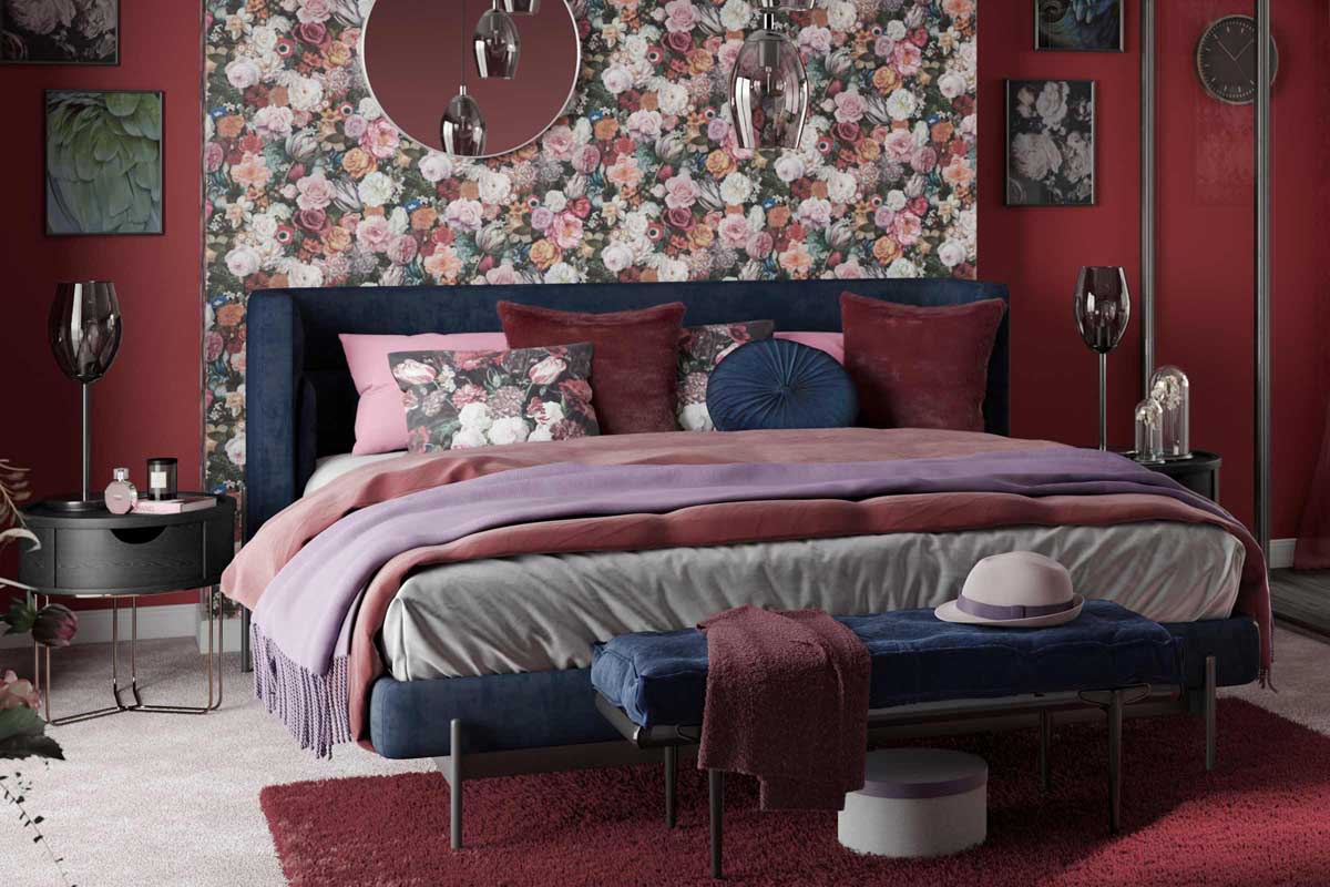 Slaapkamer met bed, nachtkastje en bloemendecor