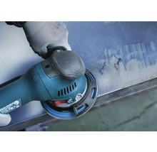 Handschuurmachine schuurt metalen oppervlak