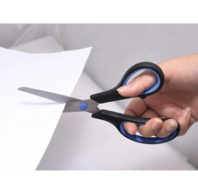 Schaar knipt papier
