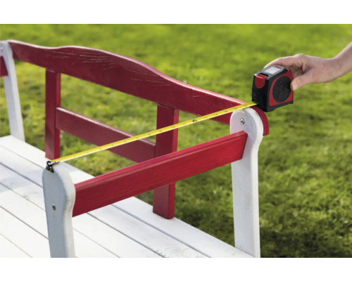 Bank wordt gemeten met een meetinstrument.