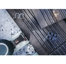 Houten terrasplanken met bevestigingsclips en een Bosch multitool