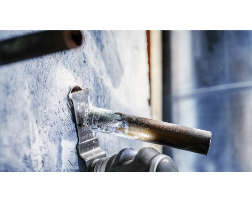 Pijp wordt ingekort met multifunctioneel gereedschap
