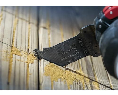 Bosch Logo. Invalzaagblad bij het zagen van hout.