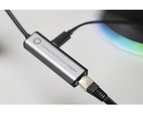 Homey Pro Ethernet-adapter met kabels