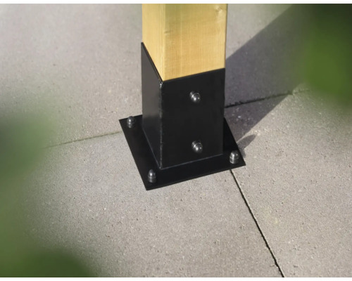 Metalen paalvoet voor het bevestigen van een houten paal op een terras