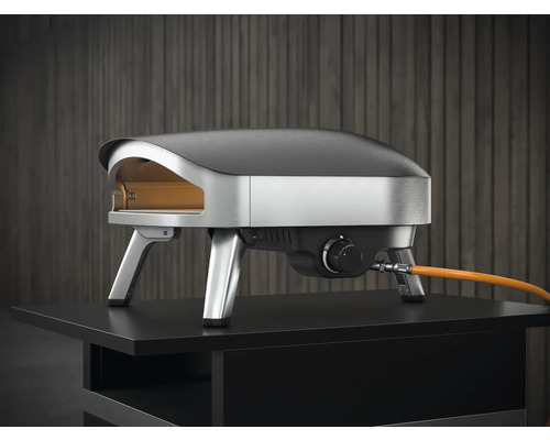 Pizzaoven met gasaansluiting op een tafel