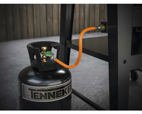 Gasfles verbonden met een barbecue