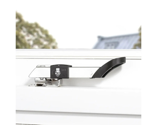 Raamkruk met vergrendeling gemonteerd op raamkozijn