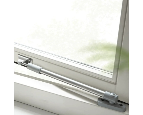 Raam met raamuitzetter voor ventilatie