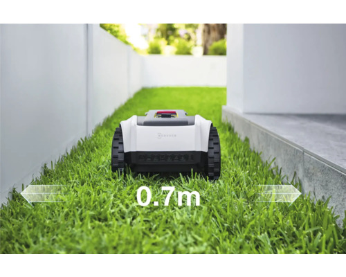 ECOVACS robotmaaier in actie op een gazon met een maaibreedte van 0.7 meter