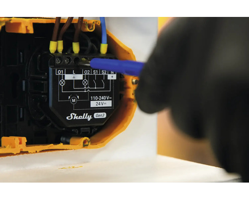 Shelly Gen3 smarthomerelais met aangesloten kabels