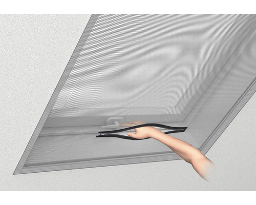 Hor voor dakraam met ritssluiting wordt geopend