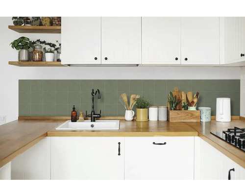 D-C-FIX Plaktegel PVC zelfklevend uni olijfgroen 15,2x15,2 cm 6 stuks Lichte keuken met gootsteen, kraan en groene tegels