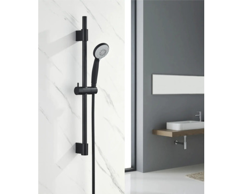 Douchestangset met handdouche in badkamer