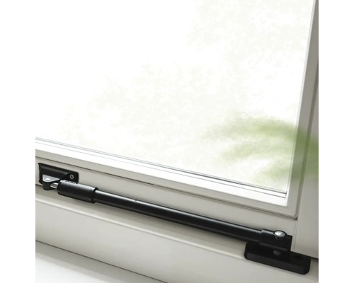 Raam met raamuitzetter om de raamstand te beveiligen