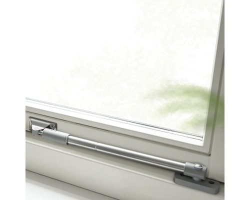 Raam met raamhouder om de openingshoek te beperken