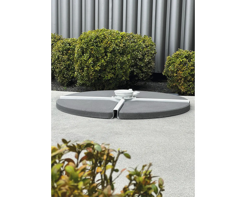 Parasolvoet van beton met stalen frame