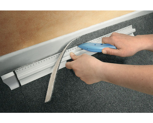 Een afdichting op maat snijden met een stanleymes en een snijmal